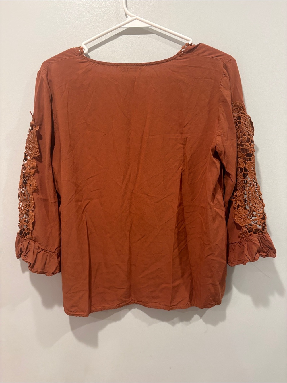 Rust Crochet-Sleeve V-Neck Blouse - Women ptp 21 length 26 - Picture 6 of 6